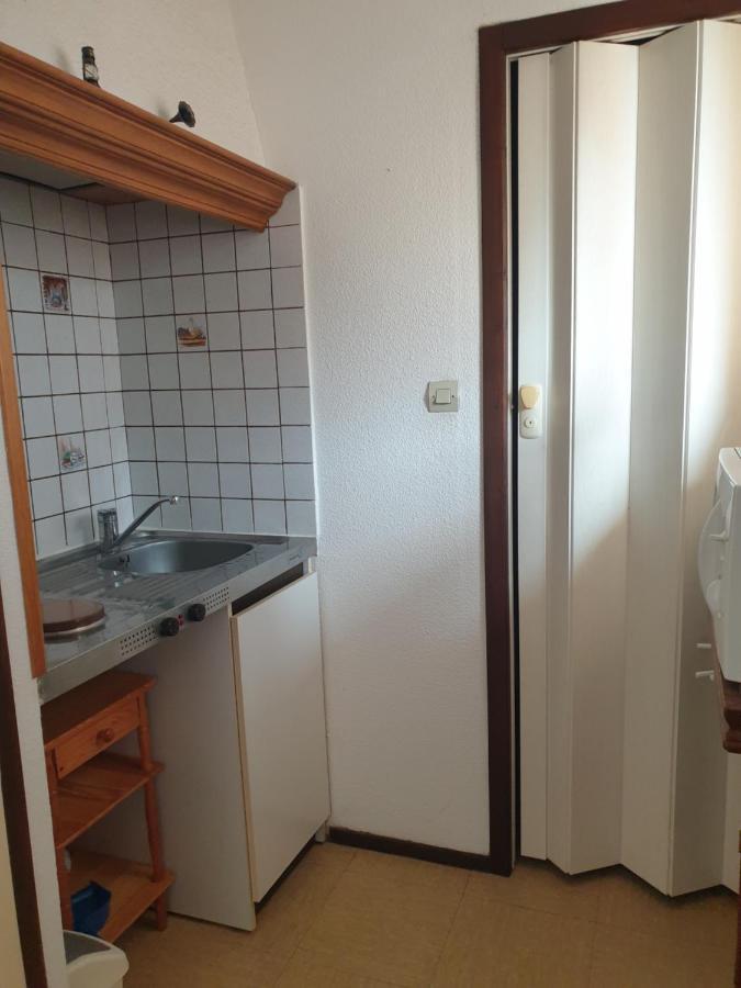 Appt 2 Ou 4 Personnes Avec Piscine, Tennis Et Parking Prive Fleury  Exterior foto